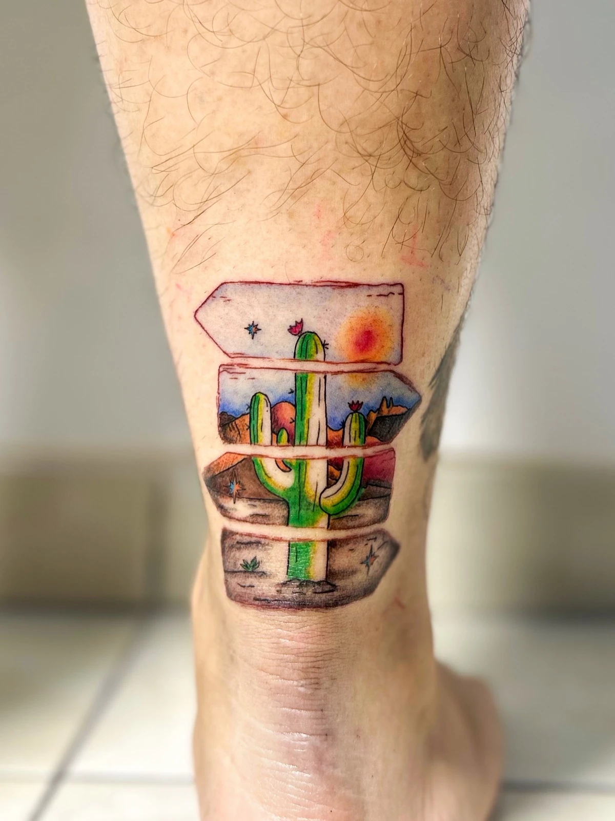 Tattoo ilustrasi minuman berwarna di lengan · Meigu Tattoo